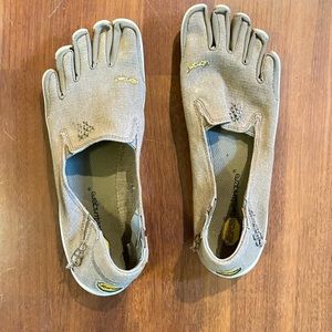 NEW Vibram Five Fingers CVT Hemp 8.5